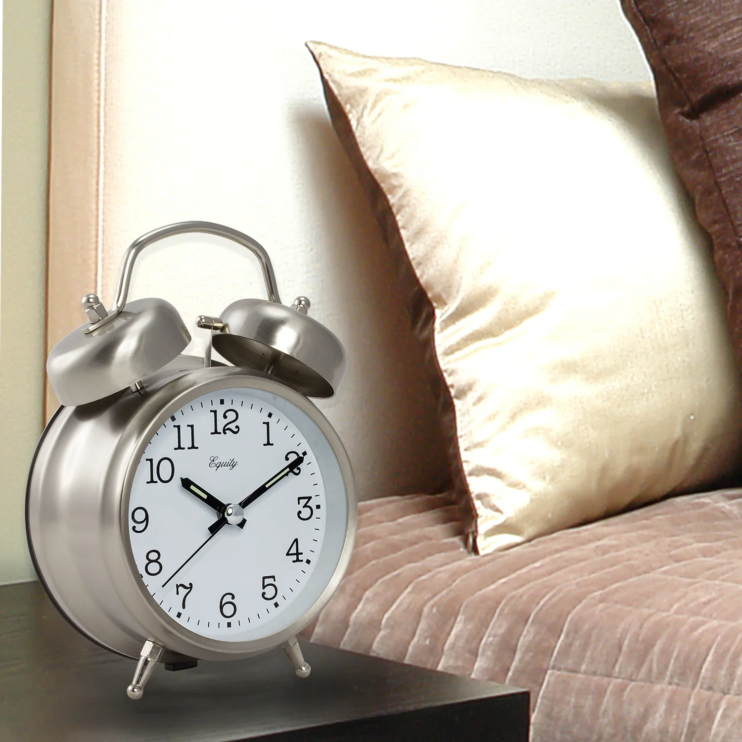 Quartz Bedside Alarm Clock - Image 3