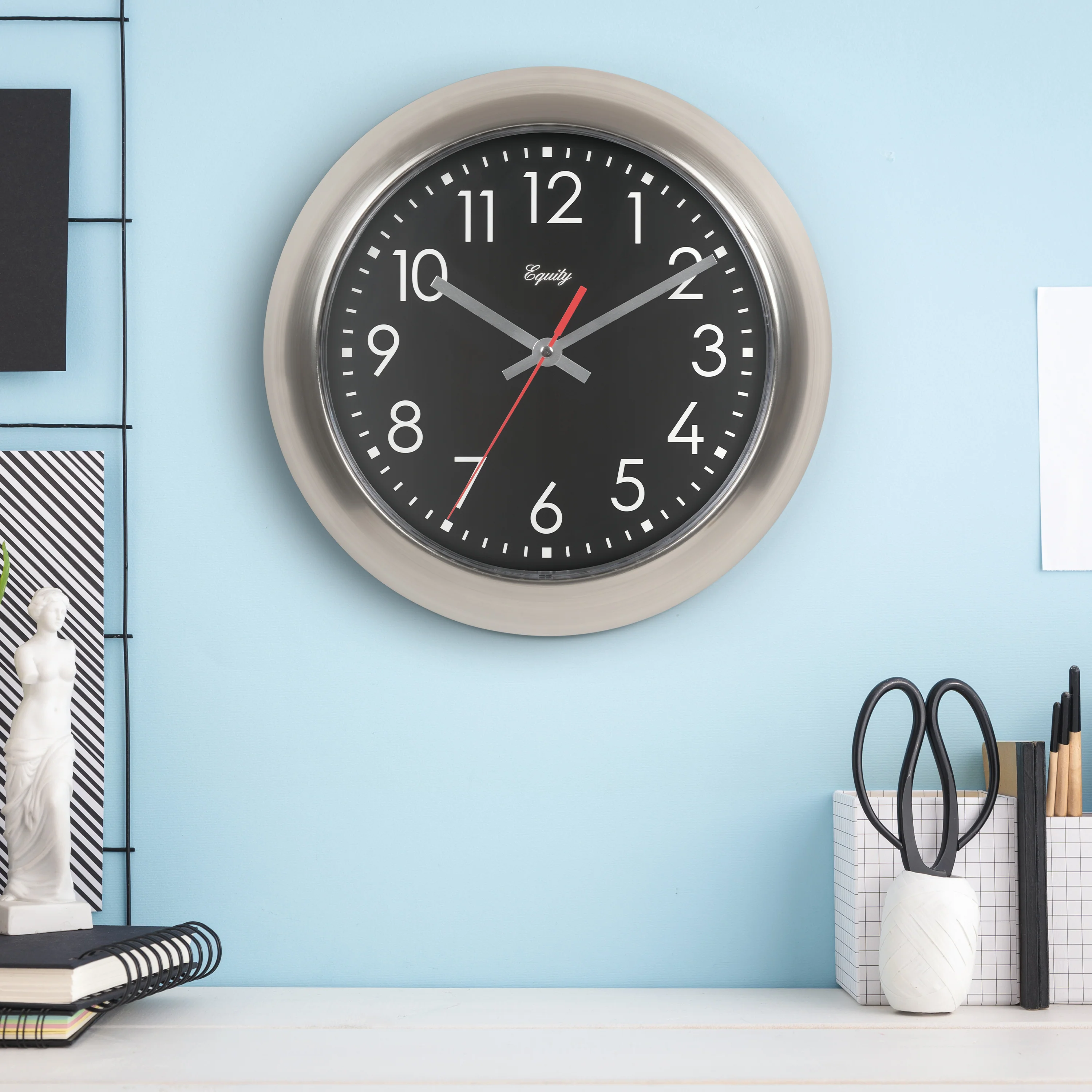 20802 11-inch Owen Metal Wall Clock - Image 5