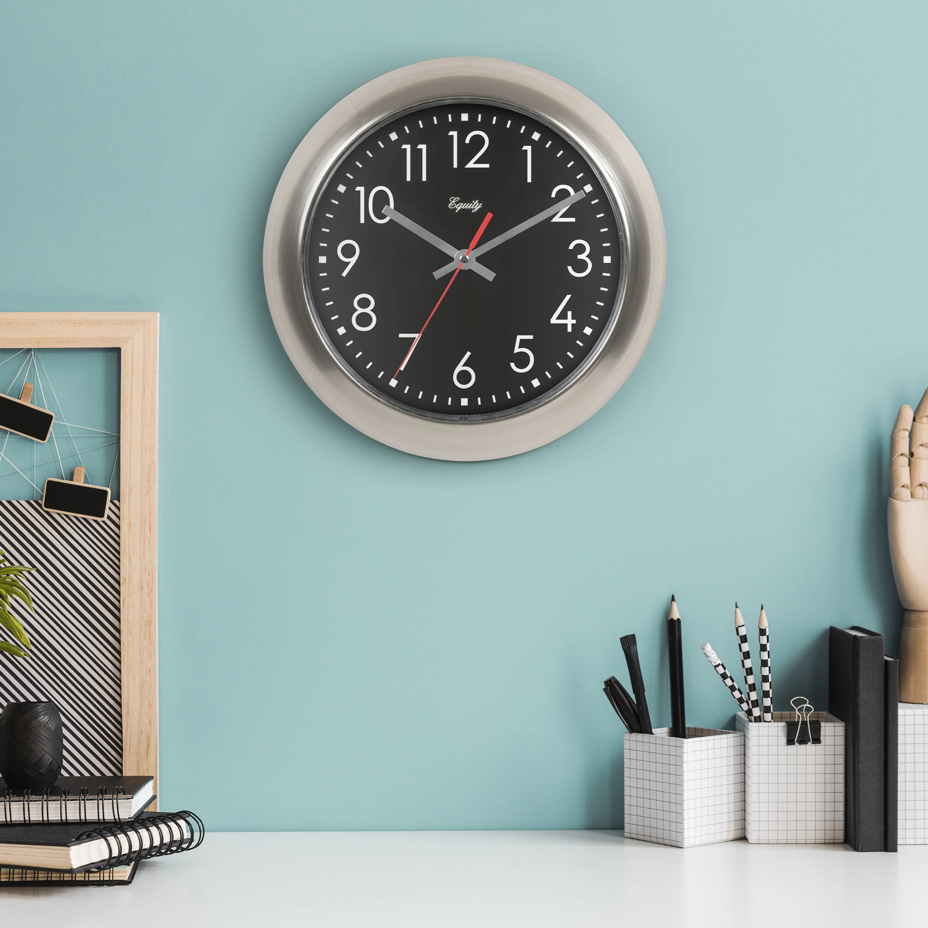 20802 11-inch Owen Metal Wall Clock - Image 7