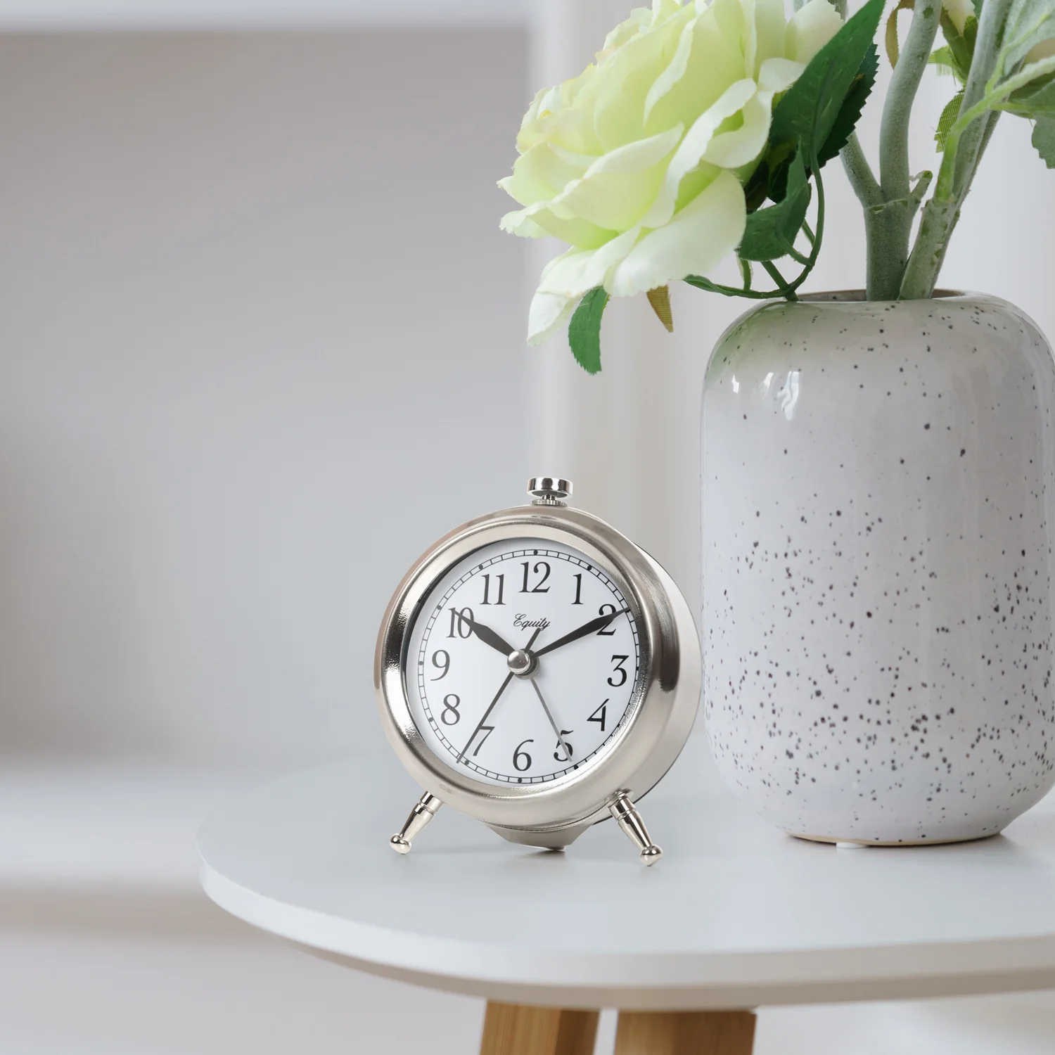 25655 Analog Quartz Alarm Clock - Image 4