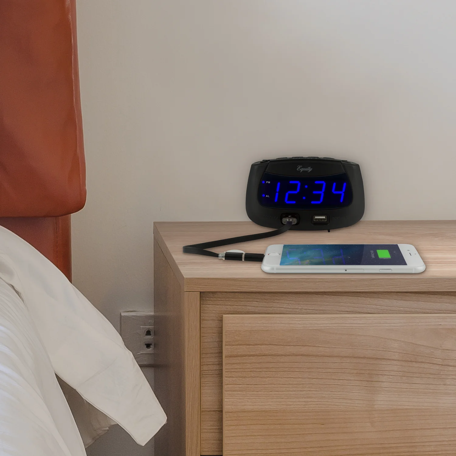 30417 0.9 inch Blue LED Dual USB Alarm Clock - Image 3