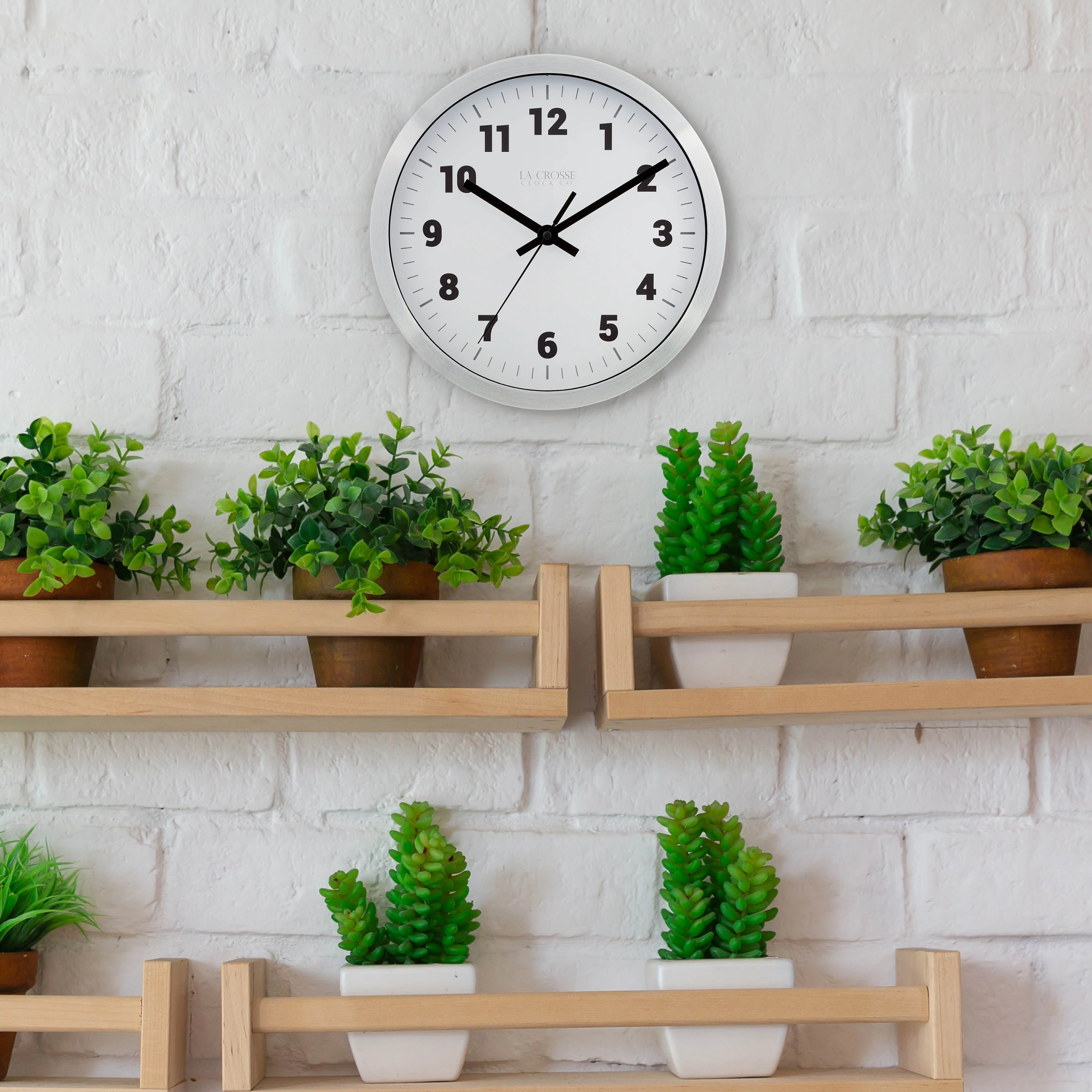 404-2626 10-inch Nash Wall Clock - Image 3