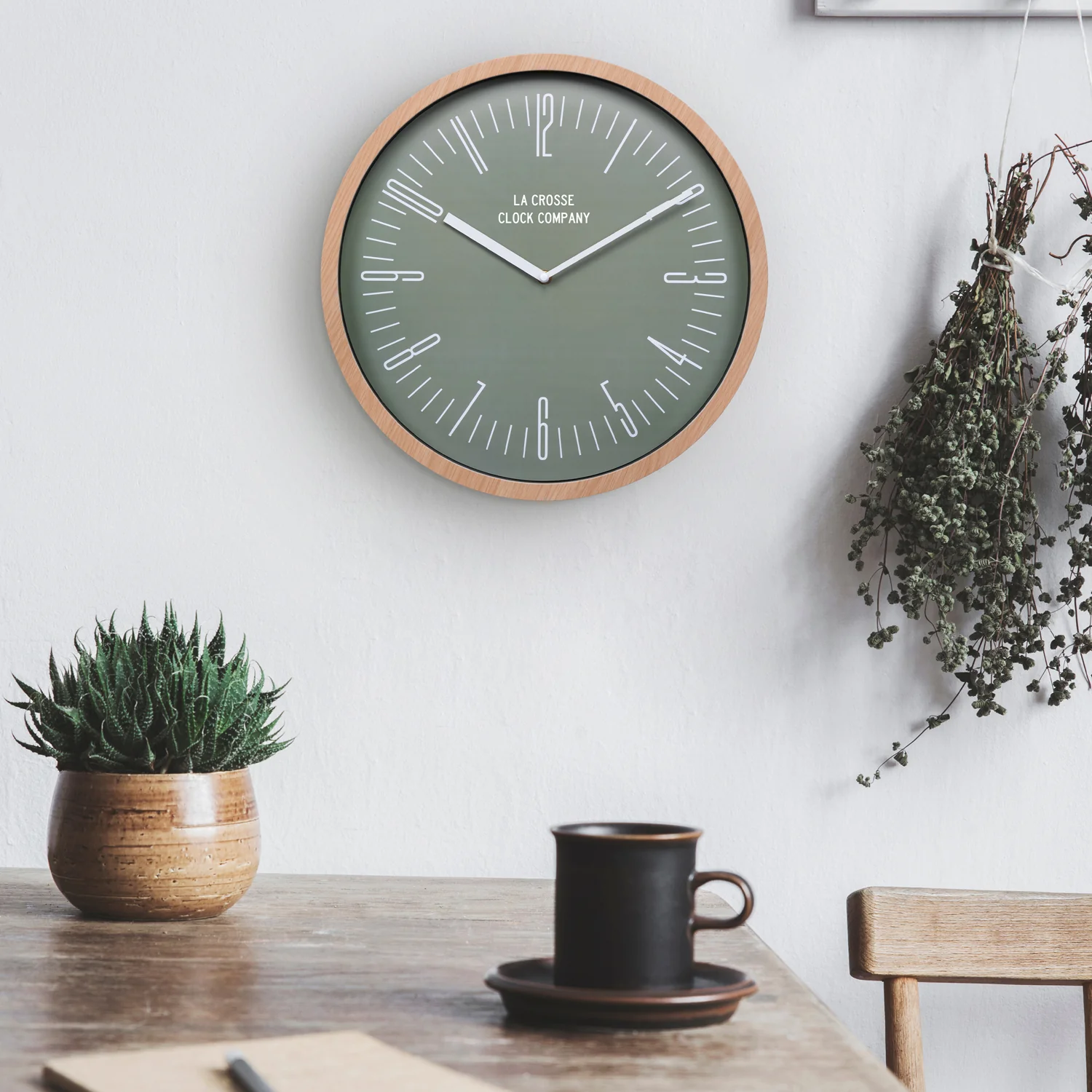 404-3041D 16-inch Ellwood Wall Clock - Image 6