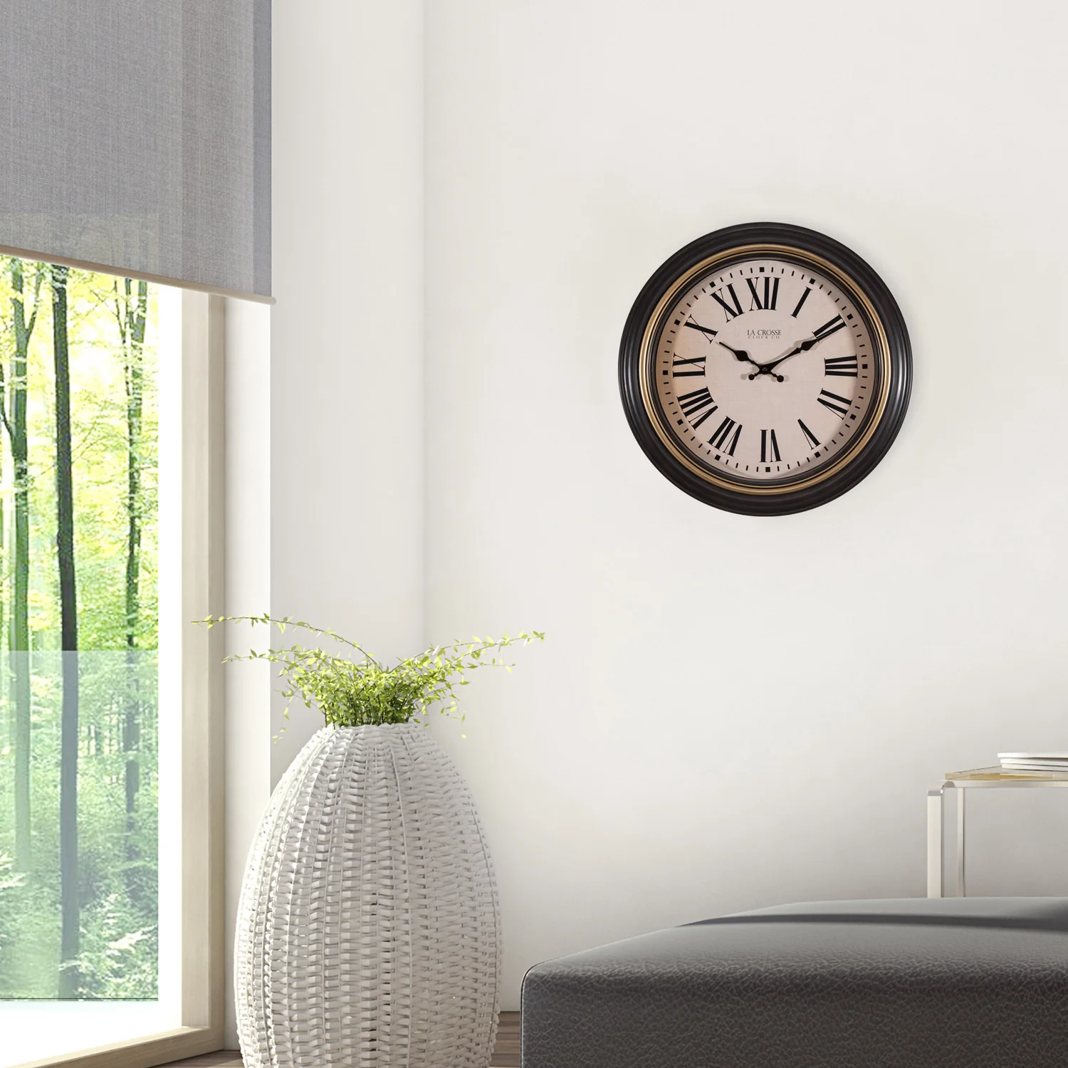 404-3045BK 18-inch Traditions Wall Clock - Image 3