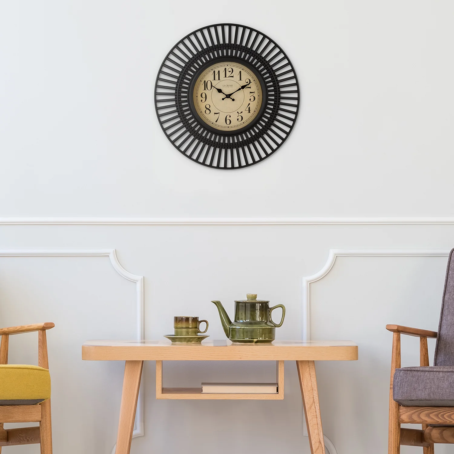 404-3051 20-inch Covington Frame Clock - Image 3