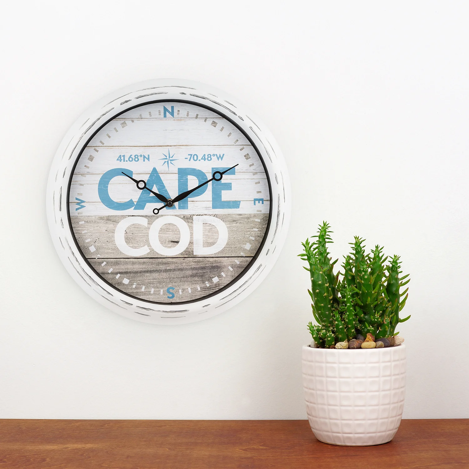 404-3840MA 15.75-inch Indoor/Outdoor Wall Clock - Image 3