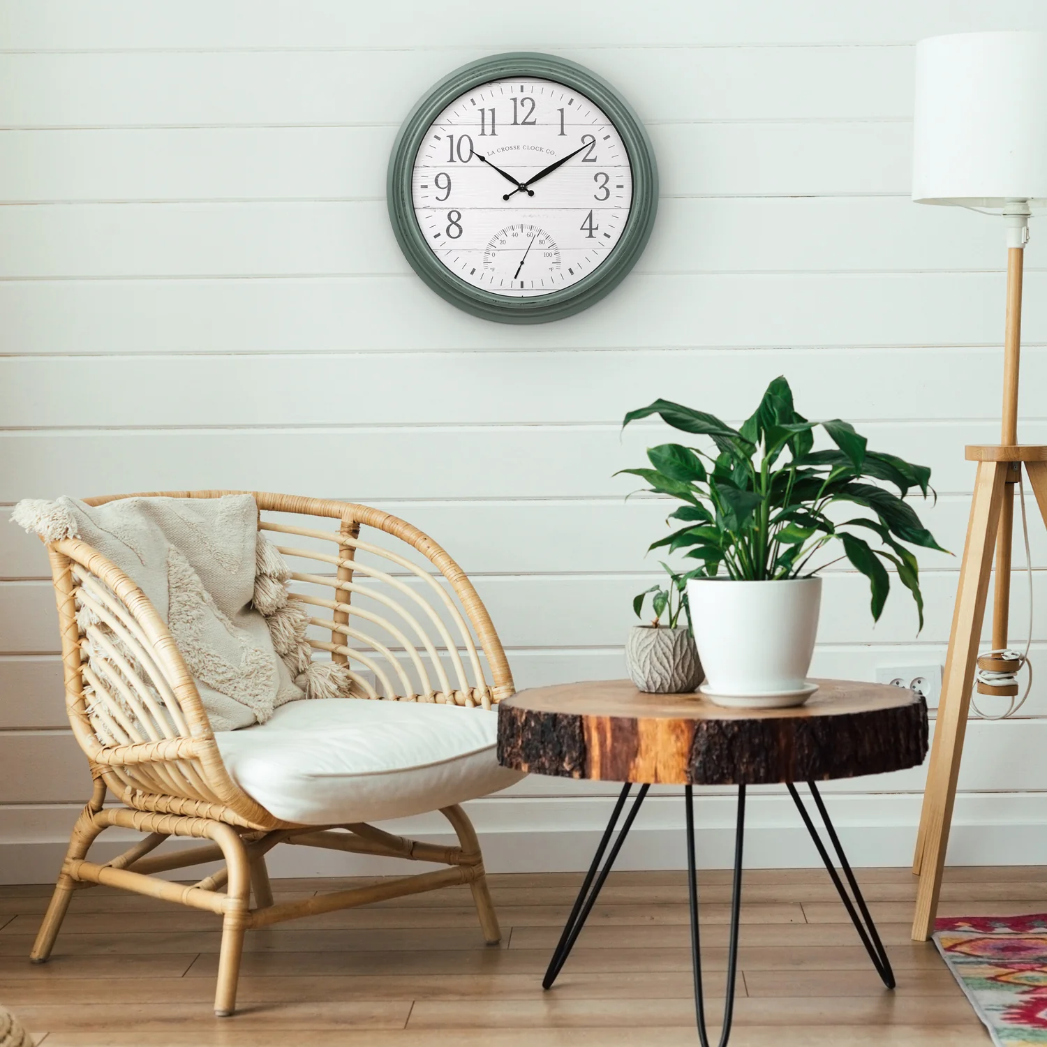 404-3840SG 15.75-inch Indoor/Outdoor Analog Wall Clock w/ Temperature - Image 4