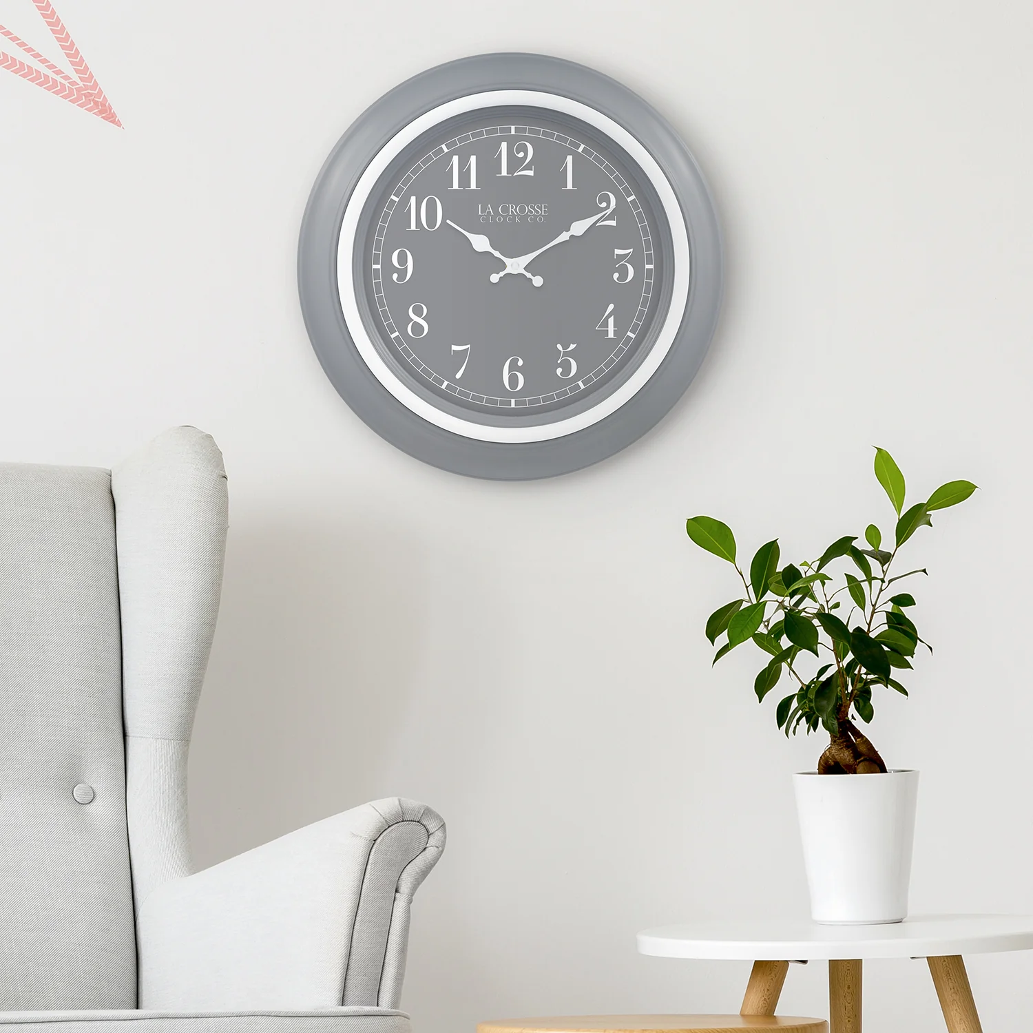 404-3846 18-inch Louisa Wall Clock - Image 4