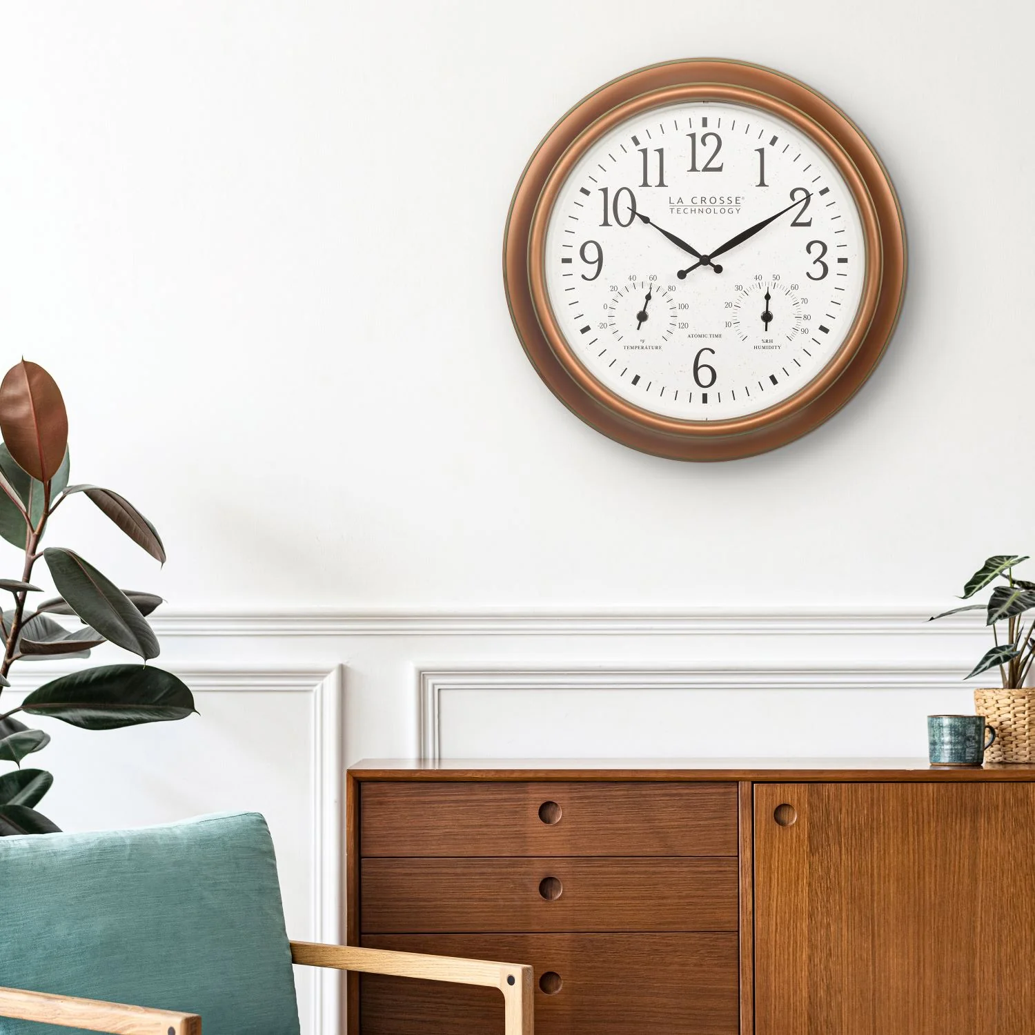 404-59907 18-inch Indoor/Outdoor Atomic Analog Wall Clock - Copper - Image 3