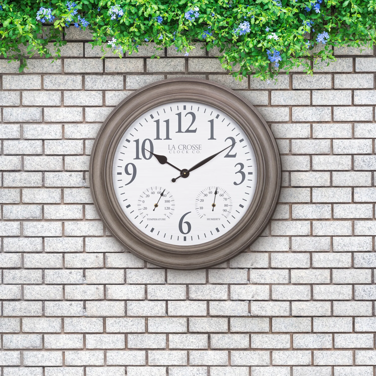 433-3267TH 26.2-inch Harvest Indoor/Outdoor Wall Clock with Temp and Humidity - Image 7