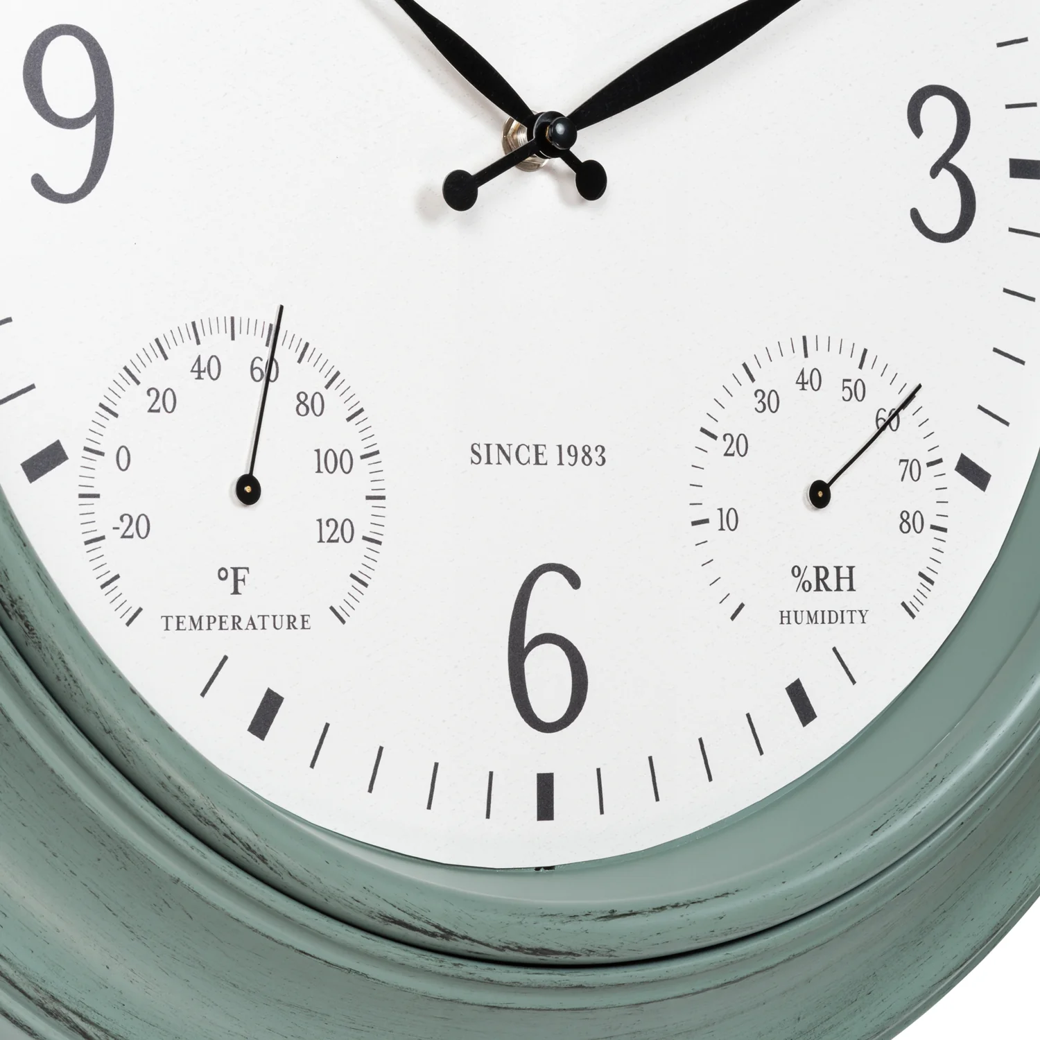 433-3846 18-inch Indoor/Outdoor Wall Clock - Image 4