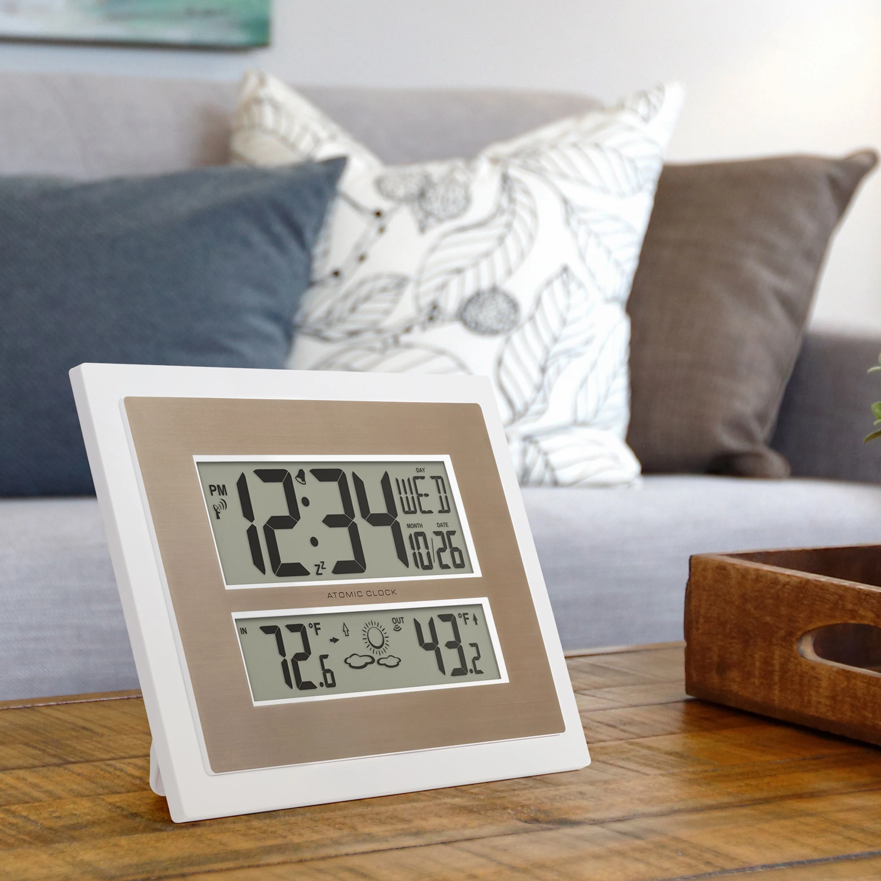 512-1422WH Atomic Digital Wall Clock - Image 5
