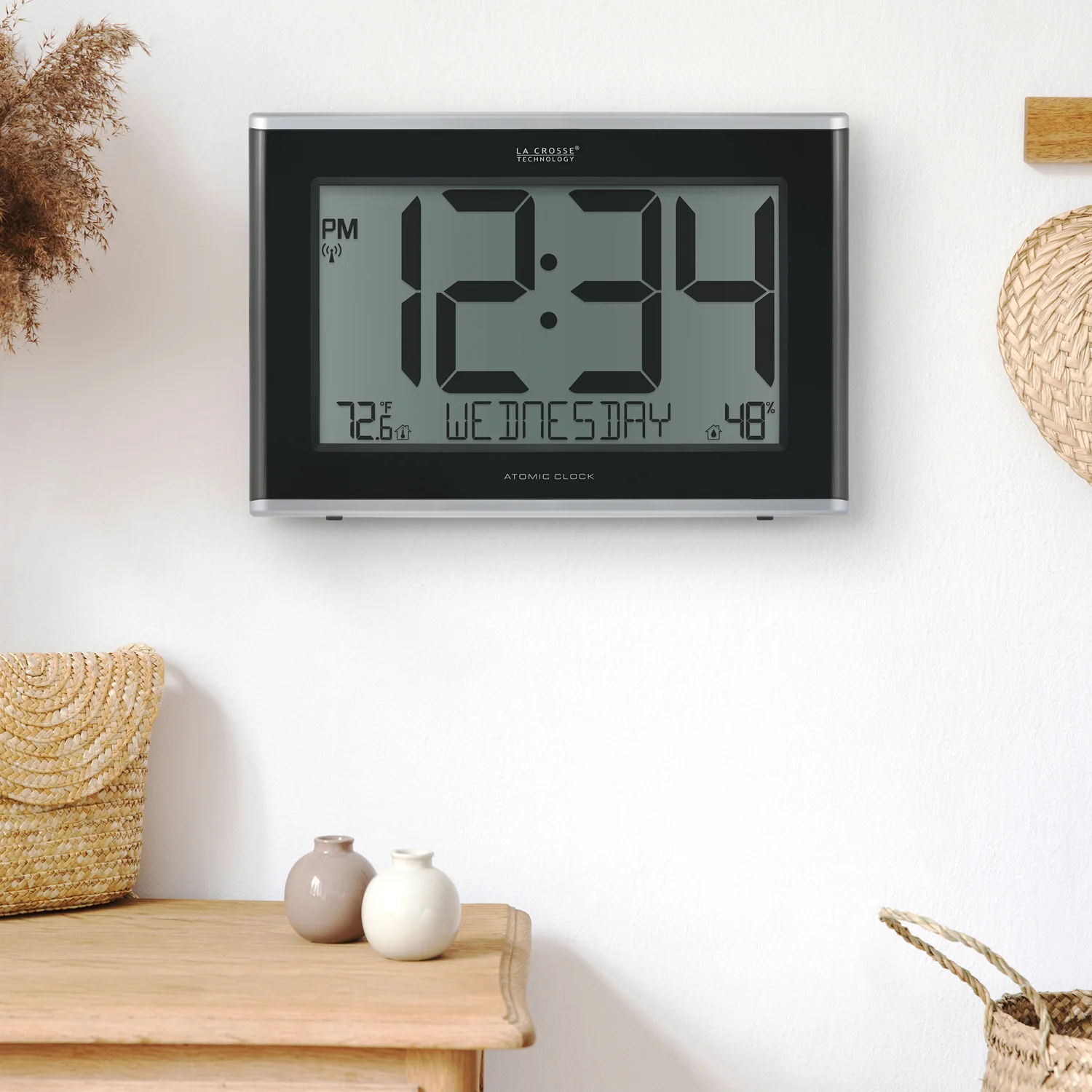 513-1429 Jumbo Atomic Wall Clock with Indoor Temp and Humidity - Image 5