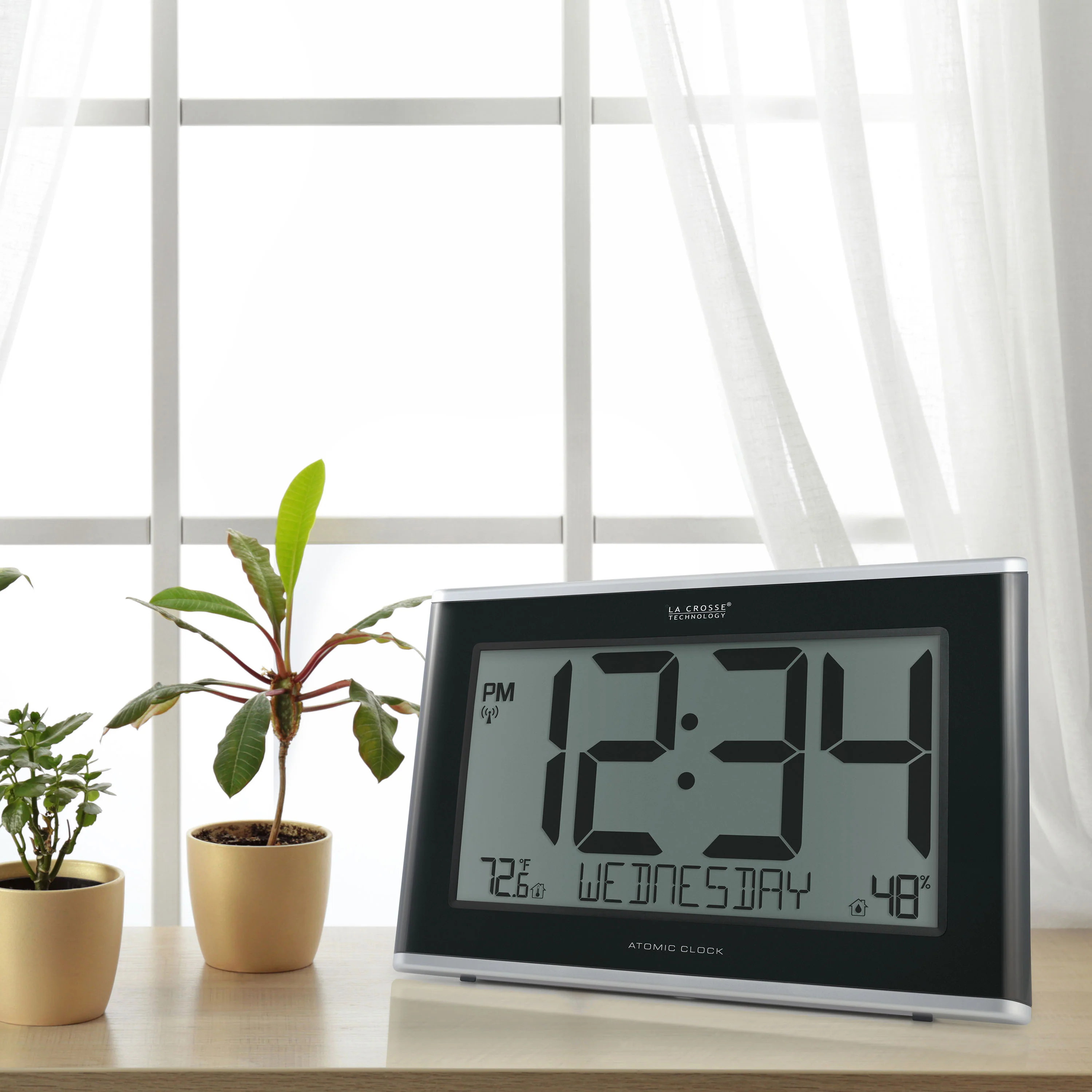 513-36908 Executive Atomic Wall Clock with Indoor/Outdoor Temp and Humidity – Black - Image 3