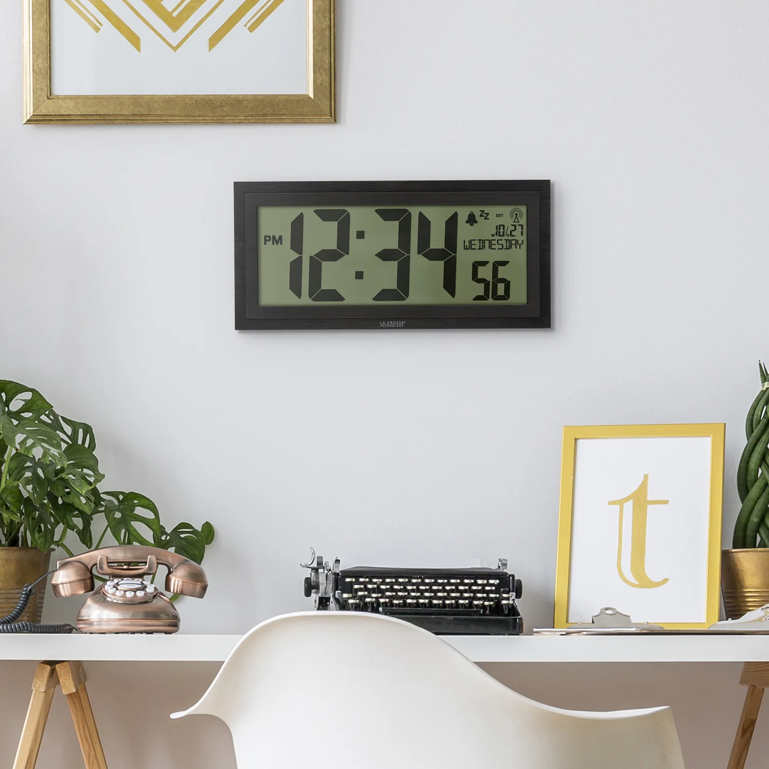 515-1419 15 inch LCD Textured Atomic Clock - Image 3