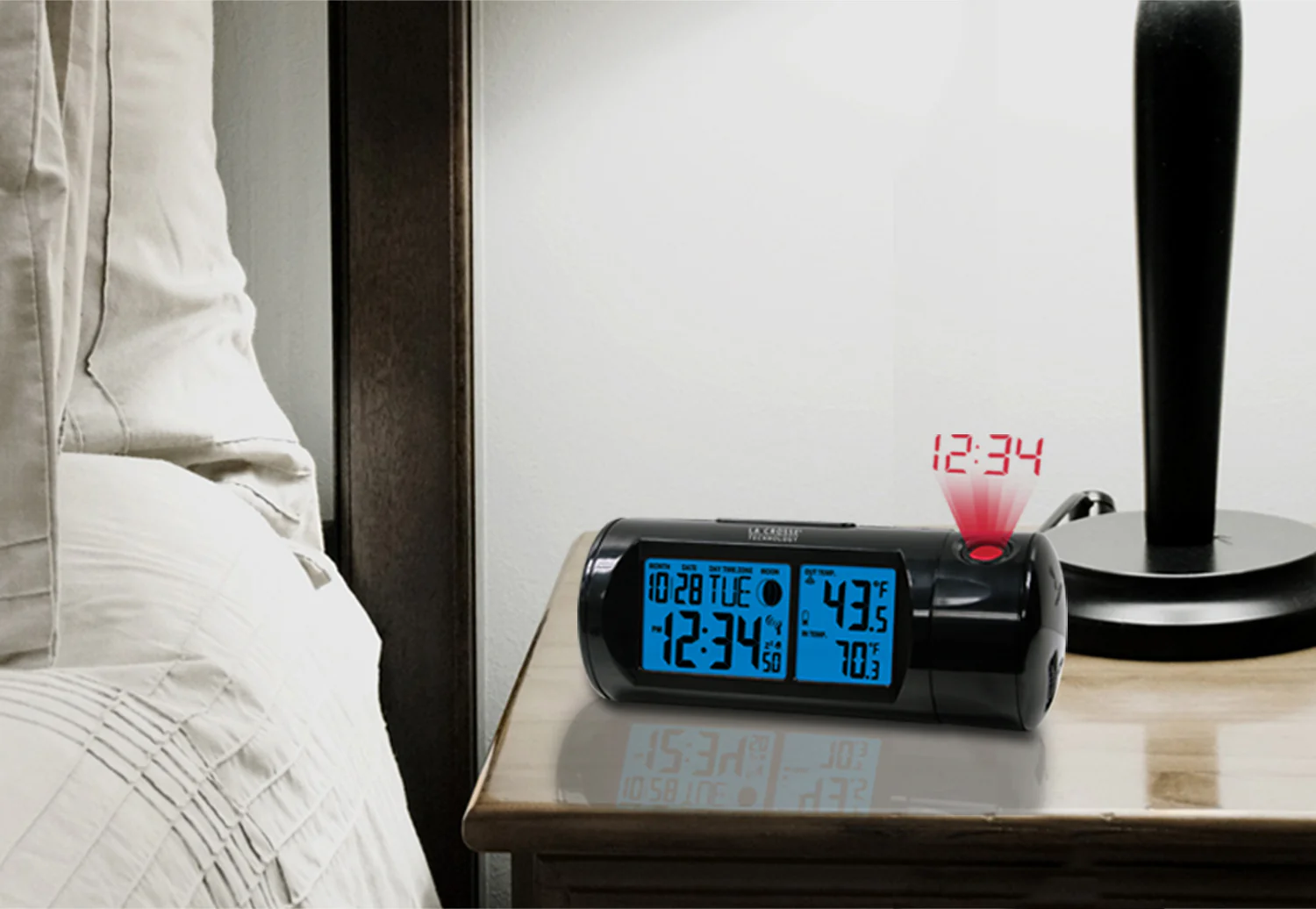 Projection Alarm Clock with Indoor/Outdoor Temperature - Image 4