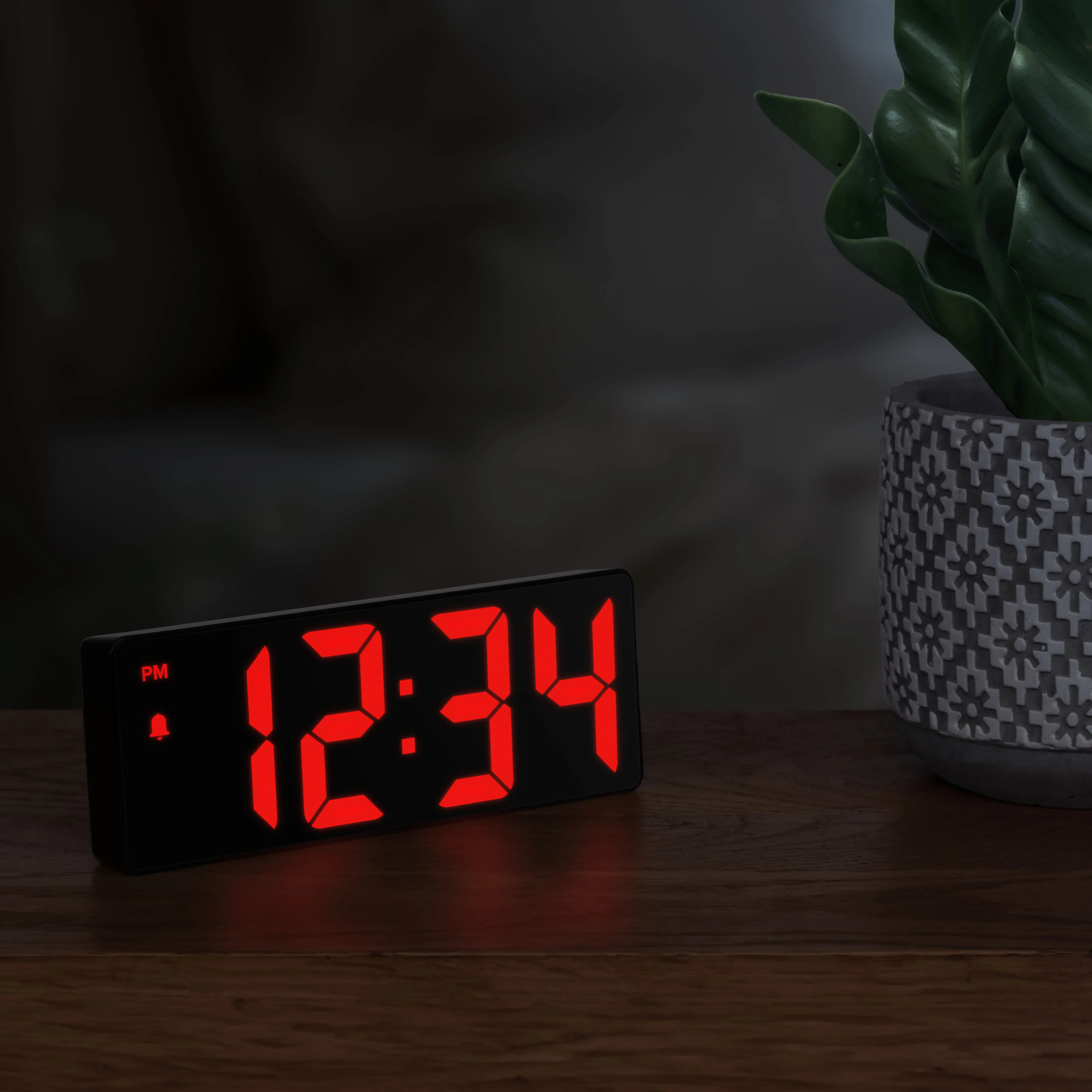 617-546 2-Inch LED Alarm Clock with Indoor Temperature - Image 7