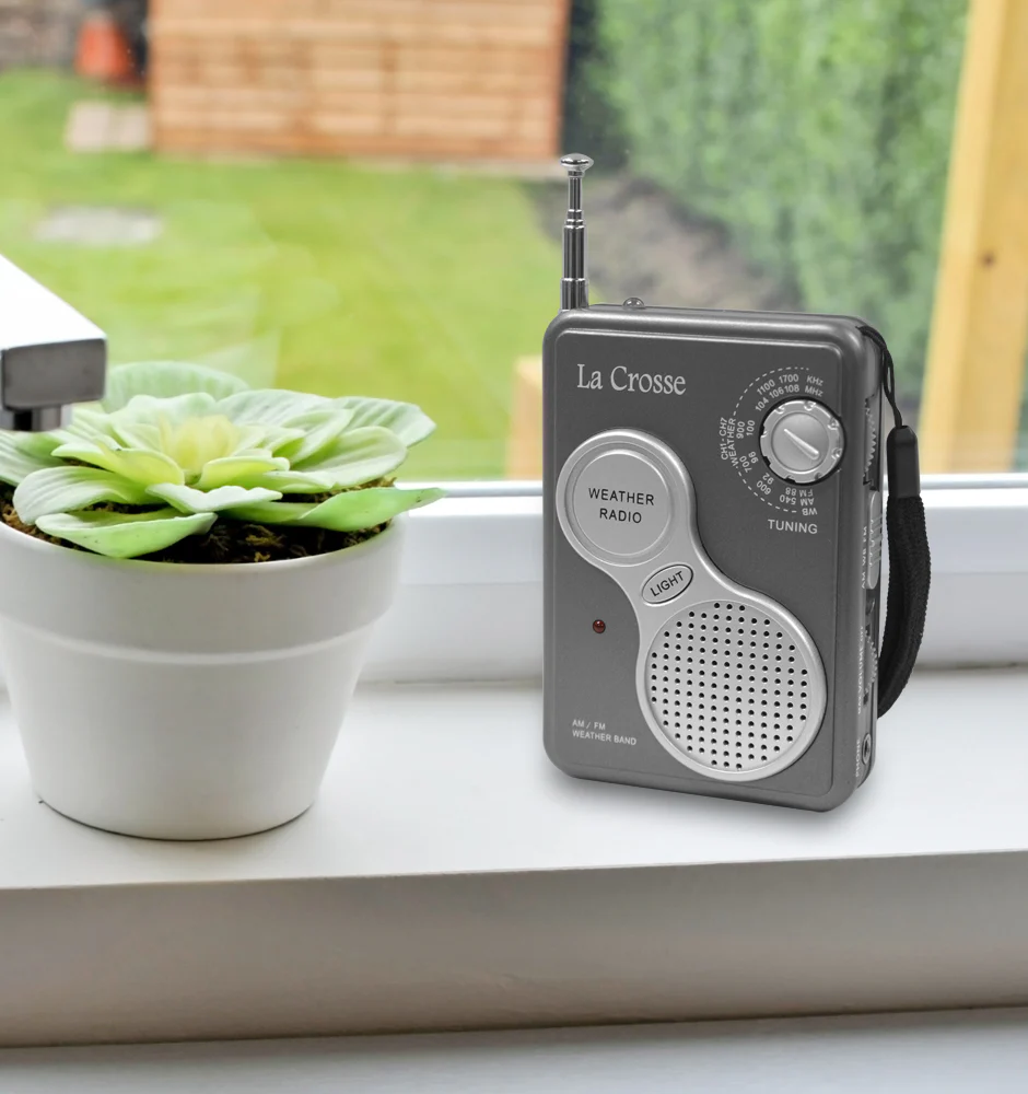 AM/FM Handheld Weather Radio - Image 2