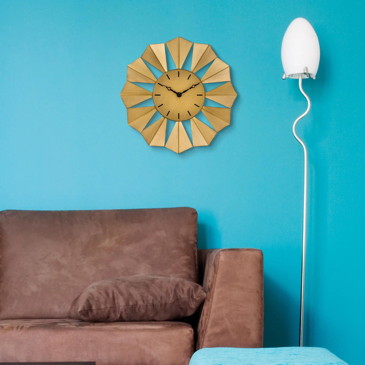 83230 13 inch Metal Gold Finish Clock - Image 3