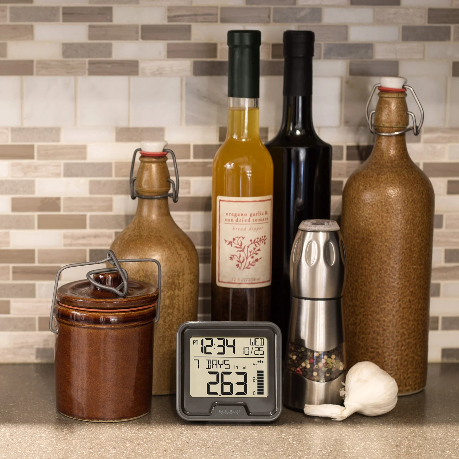 Digital Rain Gauge with Indoor Temperature - Image 4