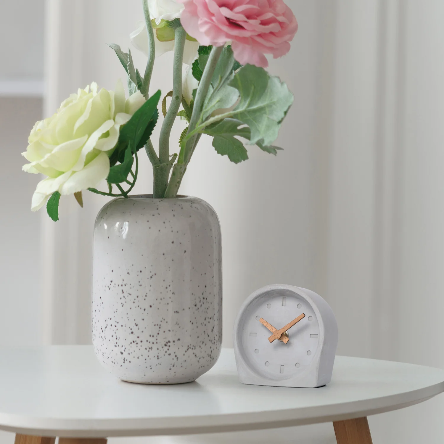 W72531 Cement Analog Tabletop Clock - Image 6
