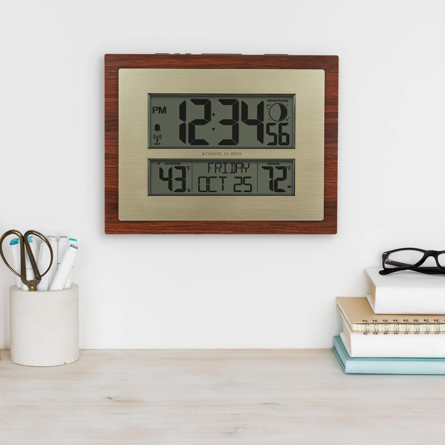 W86111V2 Atomic Digital Wall Clock with Moon Phase - Image 4