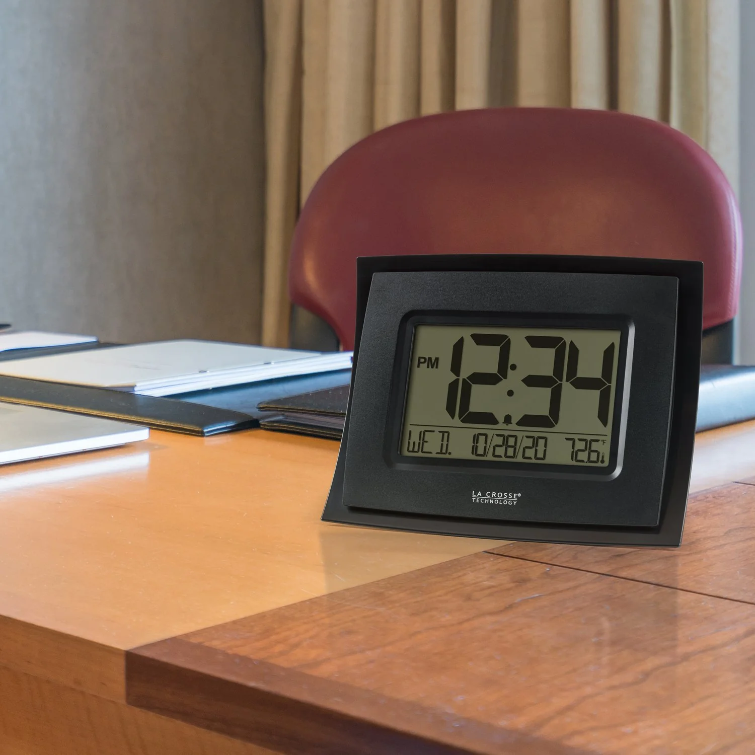 WT-8002UV2-B Digital Wall Clock with Indoor Temp and Calendar - Image 5