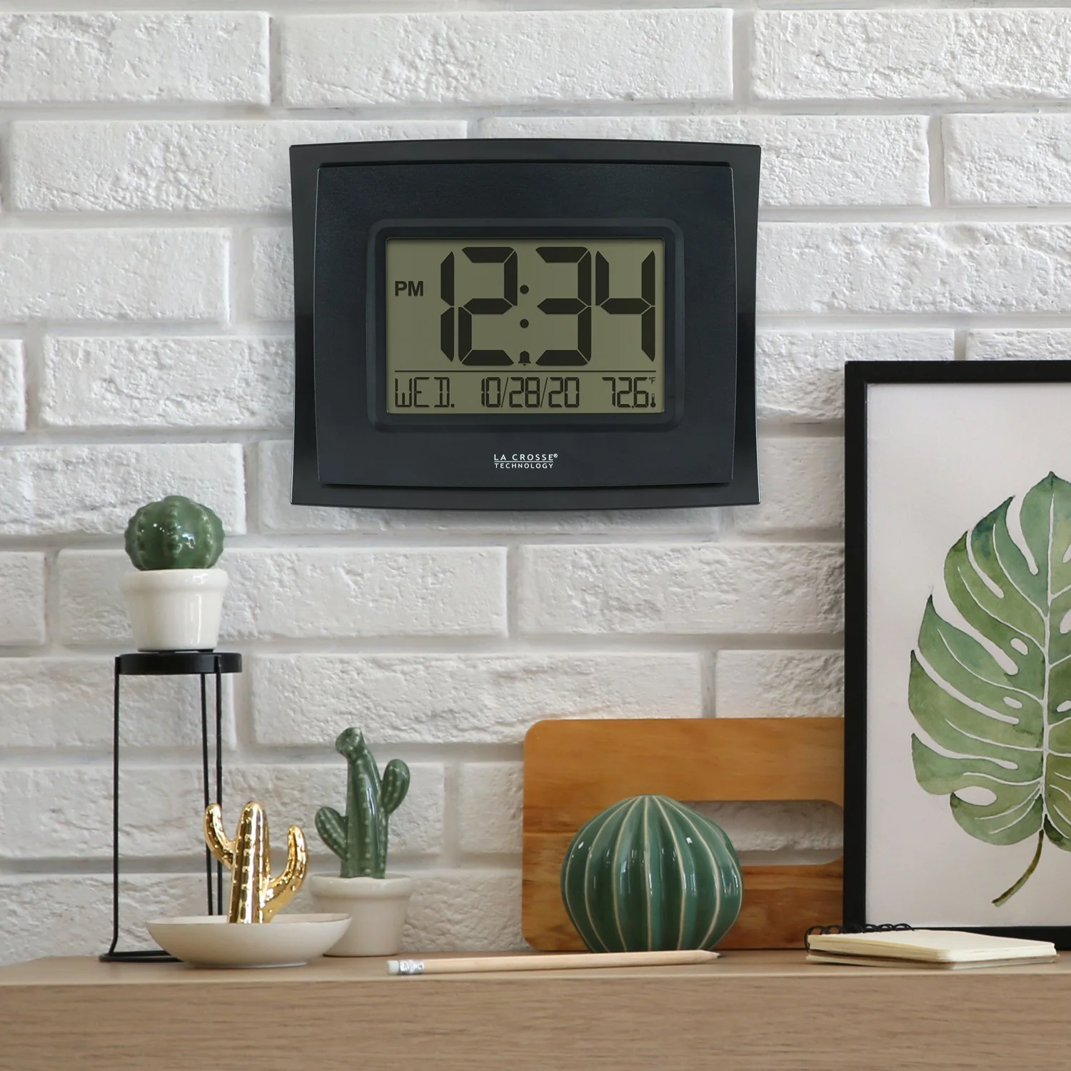 WT-8002UV2-B Digital Wall Clock with Indoor Temp and Calendar - Image 6